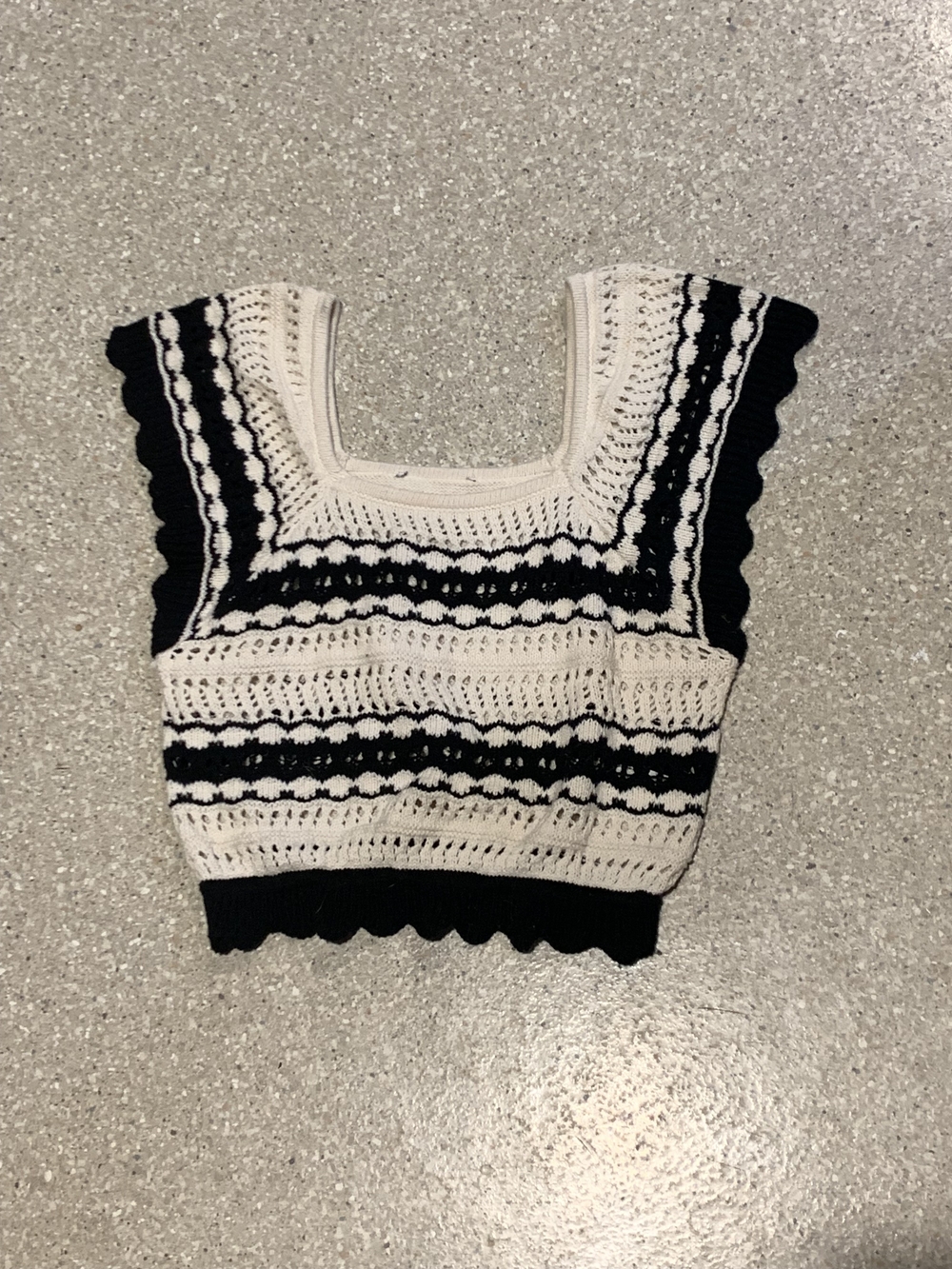 #666 Crochet Square-Neck Knit Tank Top in Cream and Black